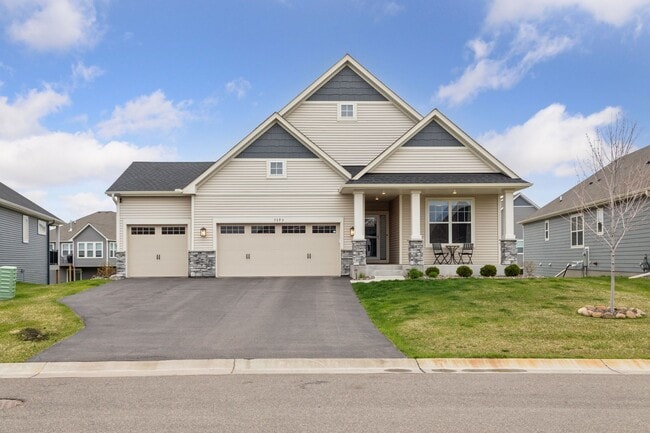 7393 Emily Cir in Lino Lakes, MN - Building Photo - Building Photo