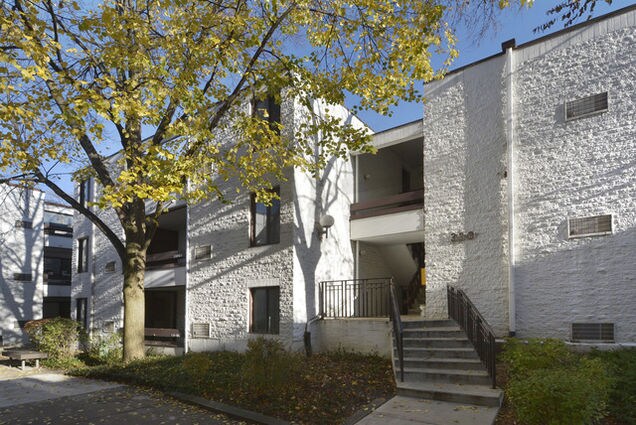 330 W Miner St in Arlington Heights, IL - Building Photo