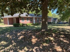 906 Spring Ave in Ruston, LA - Building Photo