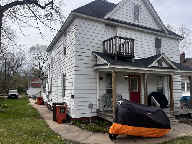 property at 712 McDonough St