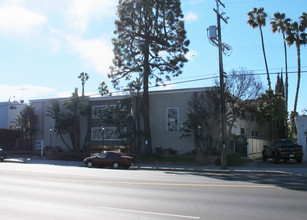 14144-14148 Burbank Blvd in Sherman Oaks, CA - Building Photo - Building Photo