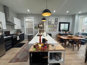 2451 N Albany Ave in Chicago, IL - Building Photo - Building Photo