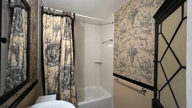 351 Beacon St, Unit 6 in Boston, MA - Building Photo - Building Photo