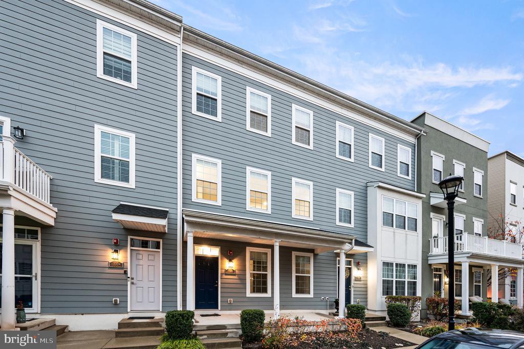 108 Prince George St in Bensalem, PA - Foto de edificio