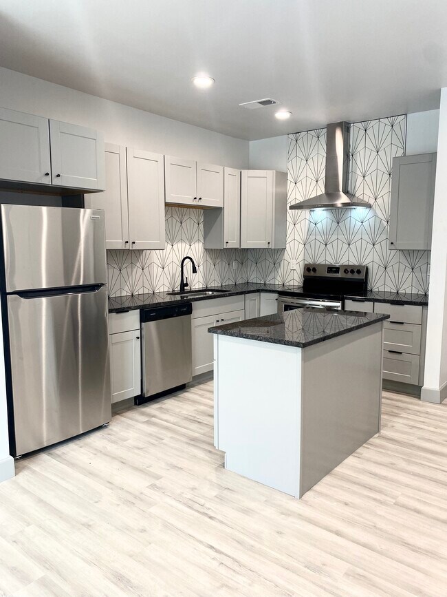 2 S Hunsley Hills Blvd Apartments and Nearby Canyon Apartments For Rent