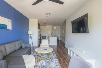 701 W Rio Salado Pkwy in Tempe, AZ - Building Photo - Building Photo