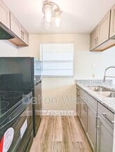 6123 Montana Ave in New Port Richey, FL - Foto de edificio - Building Photo