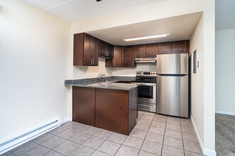 Regents Park Apartments in Bensenville, IL - Foto de edificio - Interior Photo