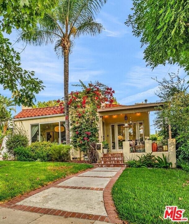 5182 Ellenwood Dr in Los Angeles, CA - Building Photo