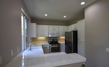 1085 Cottage Way in Encinitas, CA - Building Photo - Building Photo