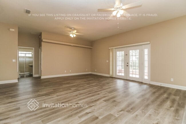 10428 Calle De Flores Dr in Clermont, FL - Foto de edificio - Building Photo
