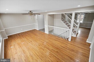 8102 Pinelake Ct in Alexandria, VA - Building Photo - Building Photo