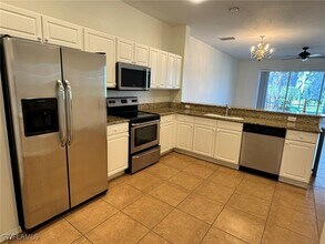 860 Hampton Cir in Naples, FL - Building Photo - Building Photo