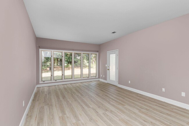 1940 Bluewater Blvd in Niceville, FL - Building Photo - Building Photo