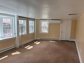 3 Dyer Cemetery Rd in Canton, CT - Building Photo - Building Photo
