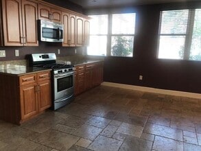 730 E 3rd St in Long Beach, CA - Building Photo - Building Photo