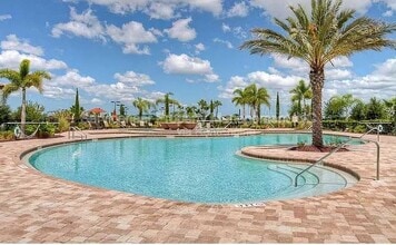 8205 Grand Estuary Trail in Bradenton, FL - Foto de edificio - Building Photo