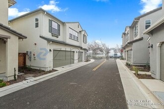 67 W San Francisco Dr in Mountain House, CA - Foto de edificio - Building Photo