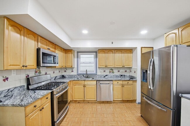 13 Carlton Ave in Jersey City, NJ - Building Photo - Building Photo