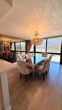 222 Monterey Rd, Unit 904 in Glendale, CA - Foto de edificio - Building Photo