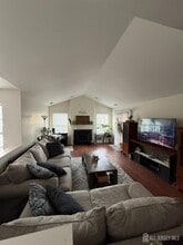 333 Bowler Ct in Piscataway, NJ - Building Photo - Building Photo