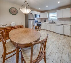 301 S Lakeside Dr, Unit 0070 in Lake Worth Beach, FL - Foto de edificio - Building Photo