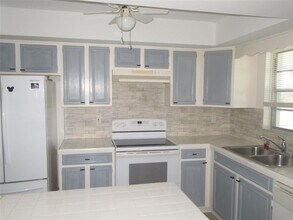 64 Annapolis Ln in Rotonda West, FL - Building Photo - Building Photo