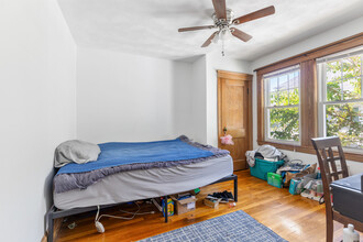 27 Murray Hill Rd, Unit 2 in Cambridge, MA - Foto de edificio - Building Photo