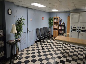 1271 Poplar Ave in Memphis, TN - Foto de edificio - Building Photo