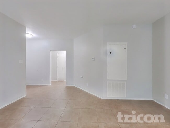 130 Sacajewa Dr in La Marque, TX - Building Photo - Building Photo