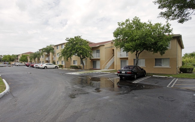 Hainlin Mills in Miami, FL - Foto de edificio - Building Photo