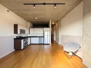 235 W Van Buren St, Unit 3006 in Chicago, IL - Building Photo - Building Photo