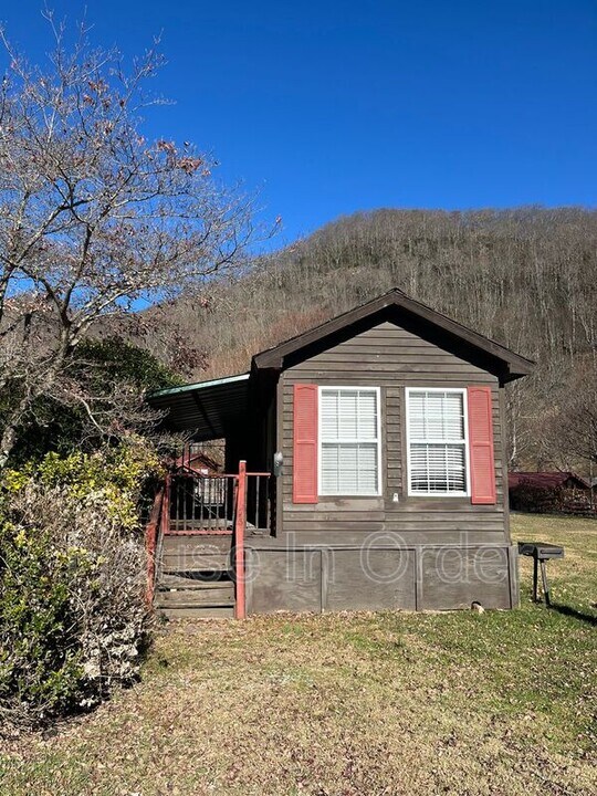 5 Crider Cir in Maggie Valley, NC - Building Photo