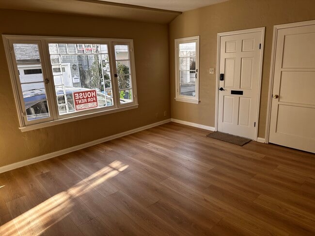 437 23rd Pl in Manhattan Beach, CA - Foto de edificio - Building Photo