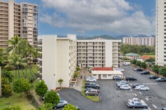 Likini West in Honolulu, HI - Building Photo - Building Photo