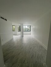 8275 SW 152nd Ave in Miami, FL - Foto de edificio - Building Photo