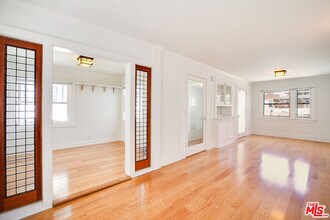 426 Rialto Ave in Los Angeles, CA - Building Photo - Building Photo