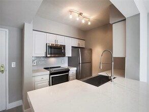 1040 Seminole Dr in Fort Lauderdale, FL - Foto de edificio - Building Photo