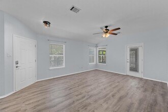 17505 Bishopsgate Dr in Pflugerville, TX - Building Photo - Building Photo