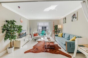 618 Euclid Ave, Unit 204 in Miami Beach, FL - Building Photo