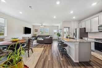 13309 Emerald Mallard Dr in Texas City, TX - Building Photo - Building Photo