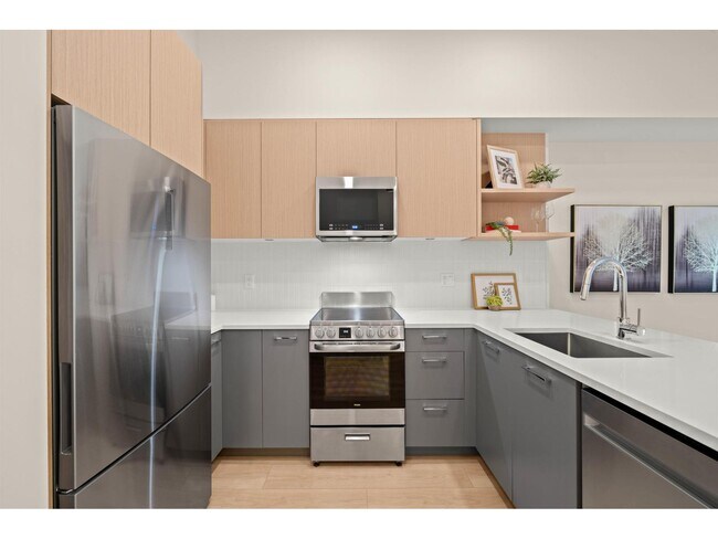 10777-10138 138 St in Surrey, BC - Building Photo - Building Photo