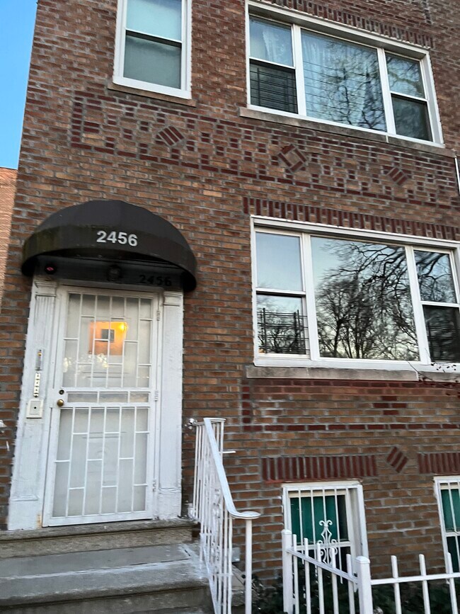 2456 Bronx Park E Rentals in Bronx, NY
