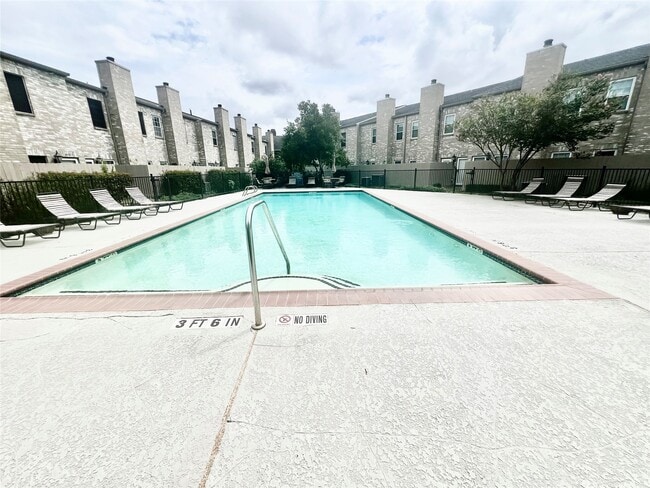 property at 3018 Holly Hall St