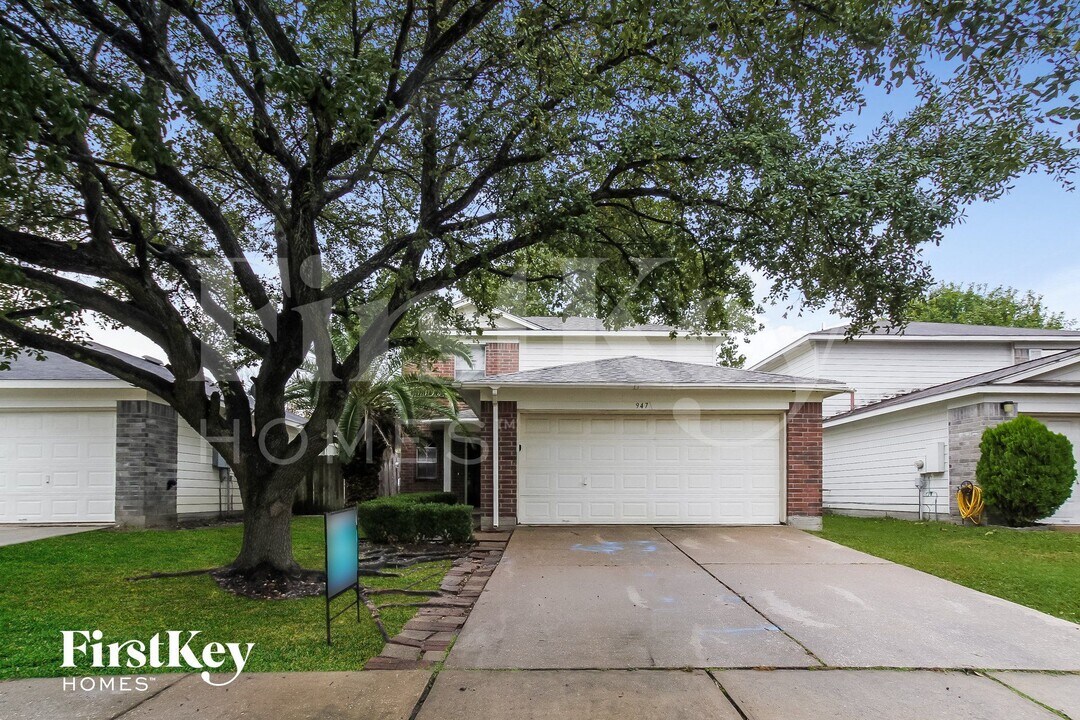 947 Leadenhall Cir in Channelview, TX - Foto de edificio