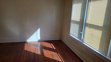 807 N Prospect Ave in Champaign, IL - Building Photo - Building Photo