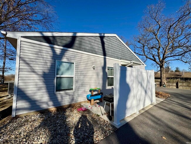 property at 3515 Lower Huntington Rd