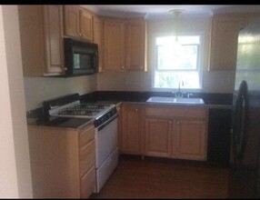 34 E Johnson Ave in Bergenfield, NJ - Building Photo - Building Photo