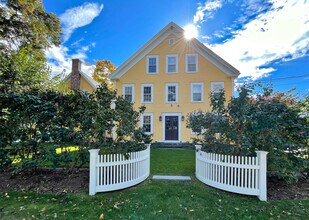 76 N Shore Rd, Unit 1 in Hampton, NH - Building Photo - Building Photo