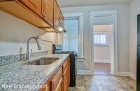 411 Edgewood St photo'